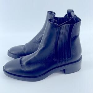 NWOT Zara leather round toe pull on Chelsea boots sz 37